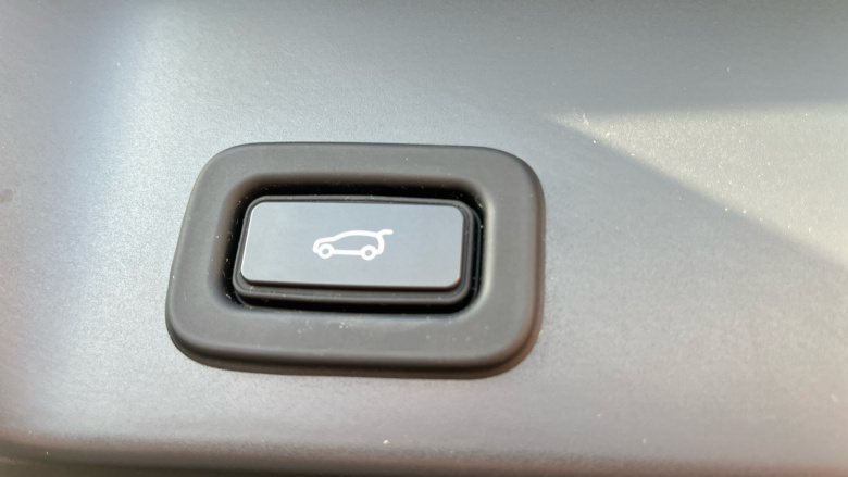 Land Rover Range Rover Evoque 1.5 P300e R-Dynamic SE 5dr Auto Hatchback